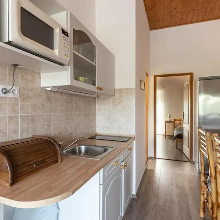 Adél Casa de hóspedes 3*